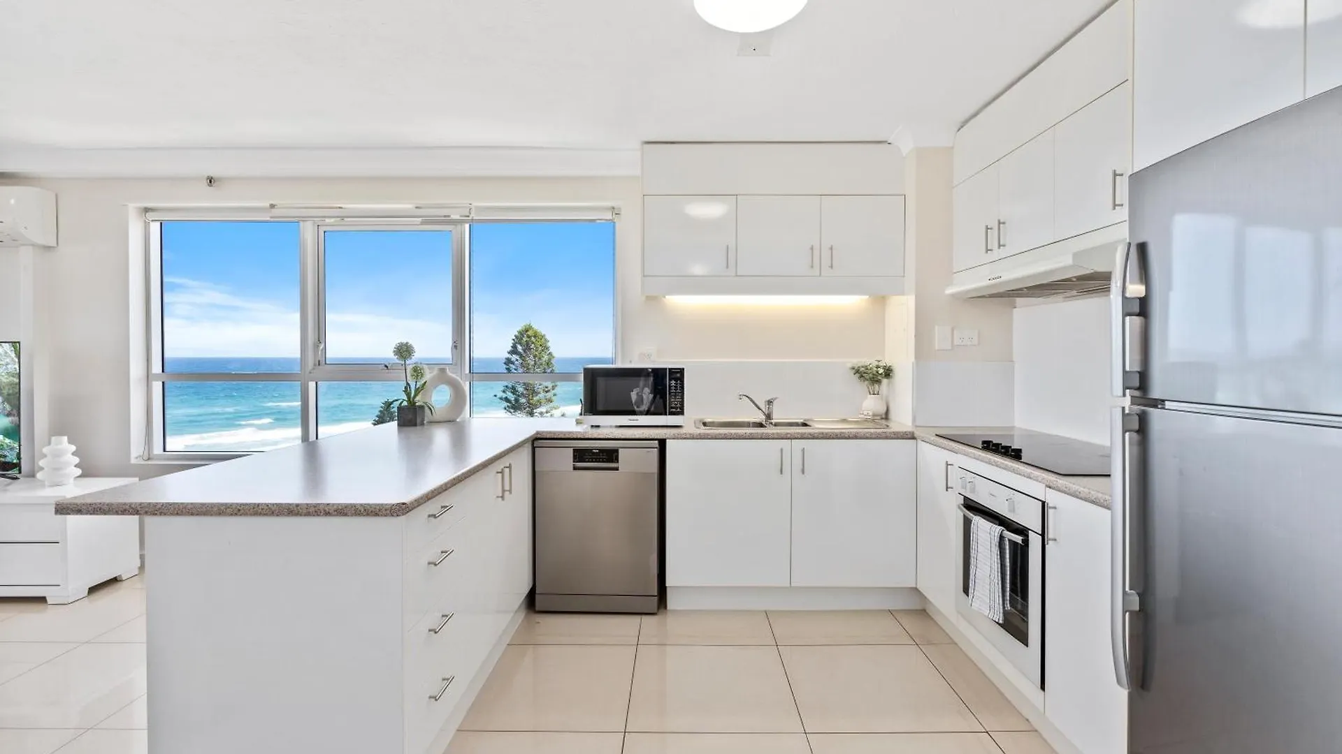 Stunning Ocean Views In 2 Bedroom Unit At Zenith - Q Stay Gold Coast Austrália