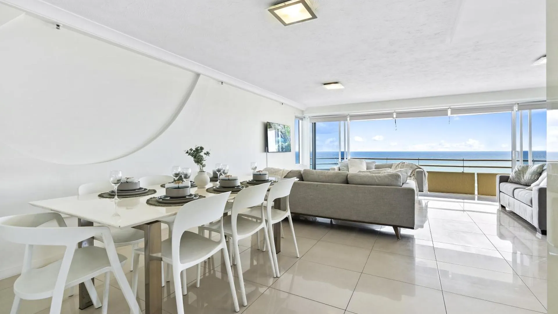 Stunning Ocean Views In 2 Bedroom Unit At Zenith - Q Stay Gold Coast 0*,